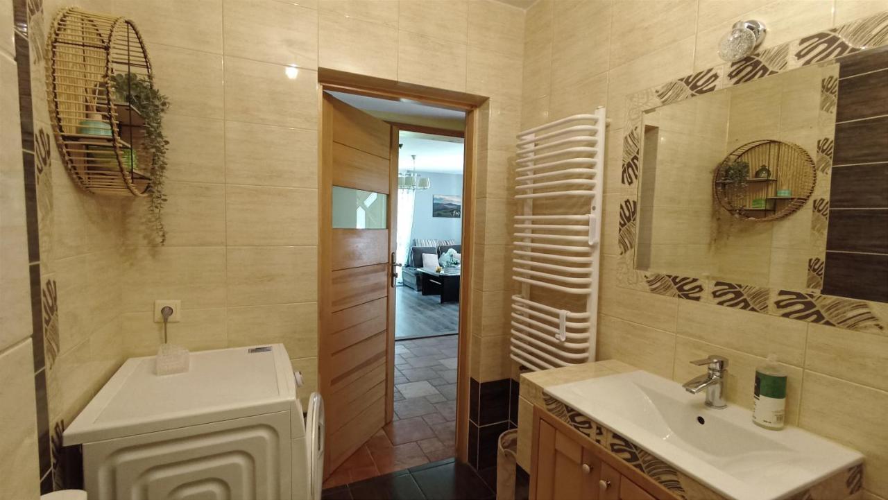 Zacisze Drwala Guest House Lutowiska Exterior foto